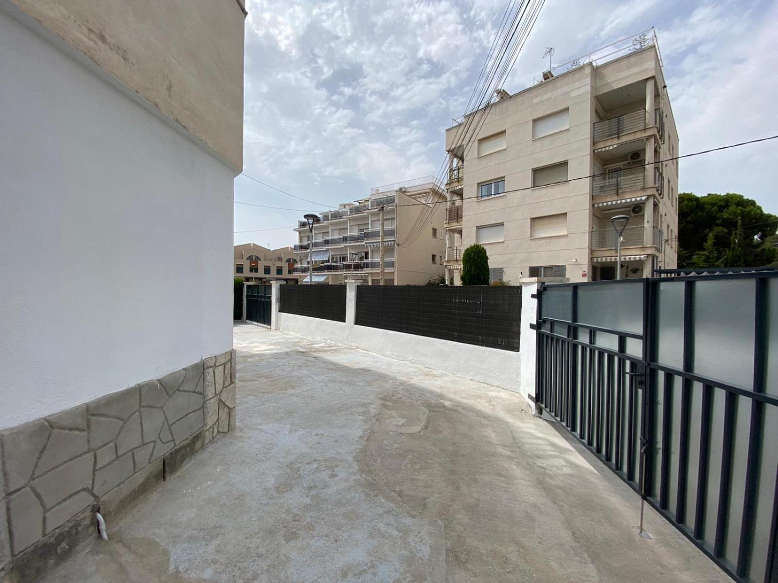 Bajos Daurada Calafell Apartment Exterior photo